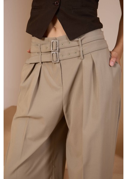 Açık Haki Kemerli Geniş Paça Pantolon modelleri