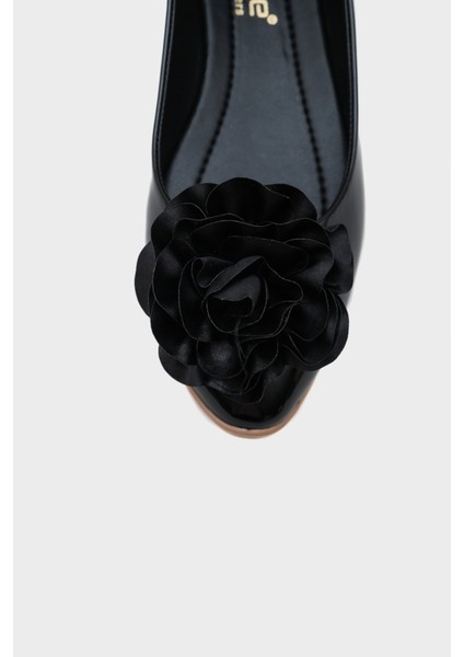 Cher Kadın Çiçekli Babet fırsatları