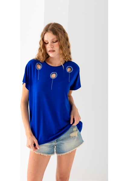 Kadın Saks Mavi Yakası Lazer Kesim Taş Detaylı Viskon Penye Bluz modelleri