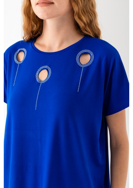 Kadın Saks Mavi Yakası Lazer Kesim Taş Detaylı Viskon Penye Bluz indirimleri