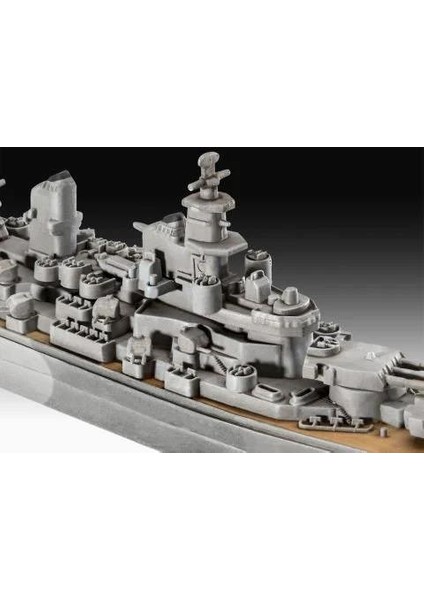 Model Set 1:1200 Battleship Uss New Jersey 65183 fırsatları