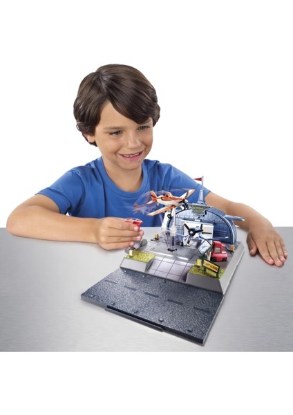 Orijinal Lisanslı Disney Planes Kaptan Riley Uçuş Okulu Oyuncak Seti Action Shifters BFM39