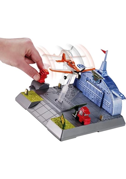 Orijinal Lisanslı Disney Planes Kaptan Riley Uçuş Okulu Oyuncak Seti Action Shifters BFM39