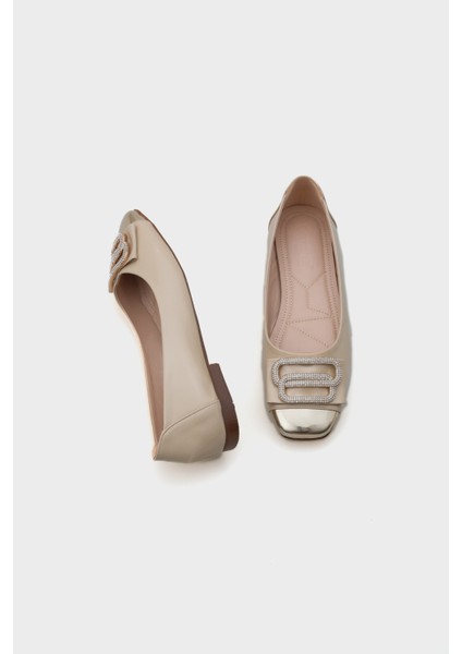 Adina Küt Burunlu Aynalı Taşlı Tokalı Kadın Babet