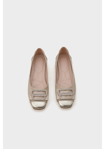 Adina Küt Burunlu Aynalı Taşlı Tokalı Kadın Babet