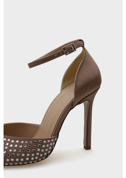 Raine Topuklu Sivri Burunlu Taşlı Bilekten Bantlı Şık Kadın Ayakkabı