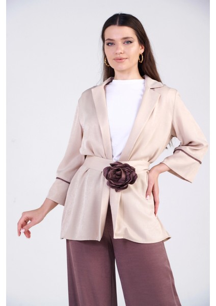 Trend Kadın Ikili Takımımız, Modern Tasarımı ve Rahatlığıyla Tarzınıza Sofistike Bir Dokunuş Katıyor.