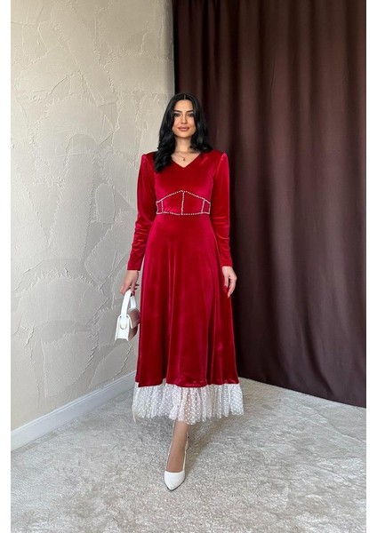 Kırmızı Inci Aksesuarlı Kadife Elbise