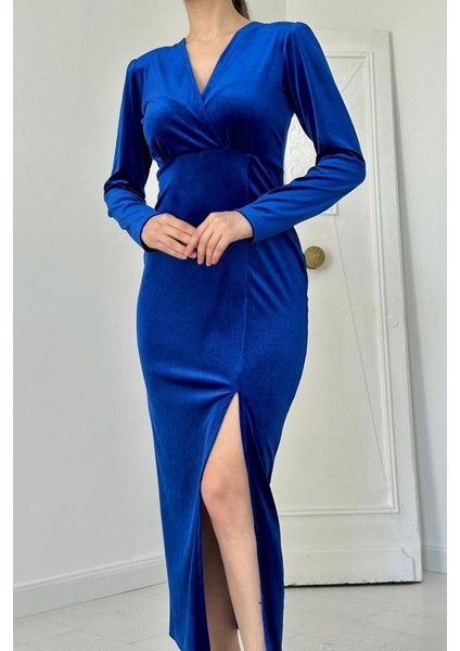 Saks Eteği Yırtmaçlı Kadife Elbise