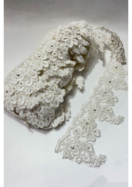 Ekru Taşlı Işlemeli Kenar Fransız Danteli Güpür