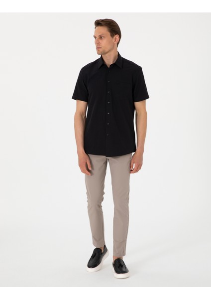Erkek Siyah Basic Regular Fit Kısa Kollu Cepli Gömlek 50307003-VR046