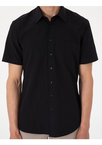 Erkek Siyah Basic Regular Fit Kısa Kollu Cepli Gömlek 50307003-VR046