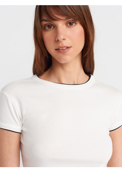 31750 Kontrast Kısa Kollu Tshirt-Ekru modelleri