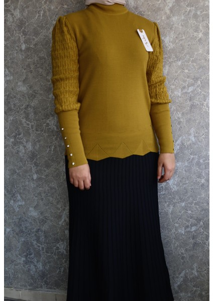 Kolları Taşlı Triko Kazak