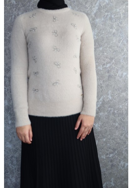 Fiyonk Taşlı Triko Kazak