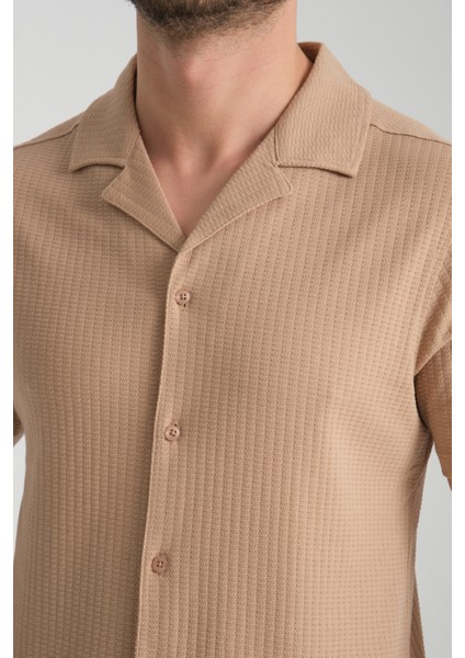 2033 Rico Erkek Koyu Bej Waffle Standart Fit Kısa Kol Apaş Yaka Spor Gömlek fiyatları