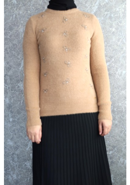 Fiyonk Taşlı Triko Kazak