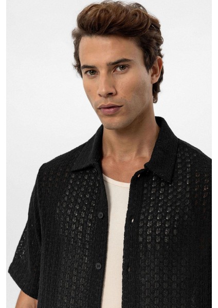 Siyah Dokulu Kroşe Erkek Gömlek indirimleri