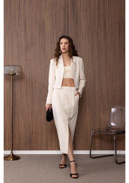 Ekru Crop Kadın Blazer Ceket