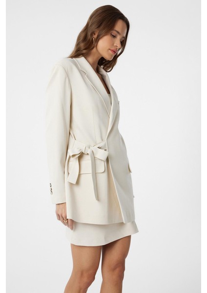 Ekru Kuşaklı Kadın Blazer
