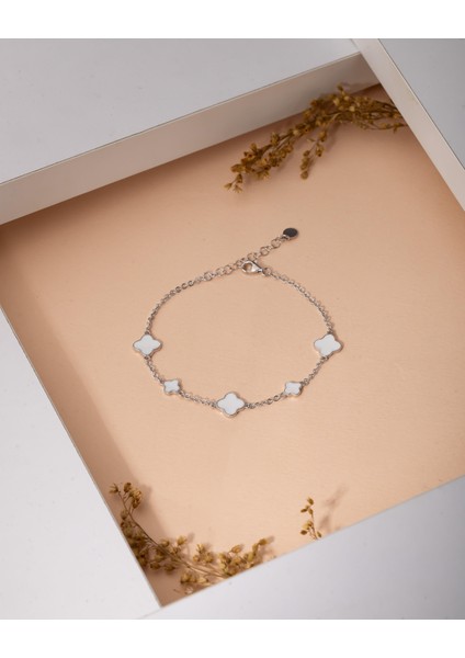 925 Ayar Rodyum Beyaz Mineli Yonca Charm Gümüş Bileklik