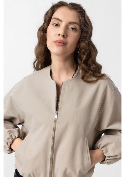 Bej Crop Kadın Bomber Mont modelleri