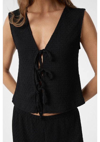 Siyah Bağ Detaylı Dokulu Kadın Takım