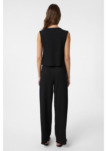 Siyah Bağ Detaylı Dokulu Kadın Takım fırsatları