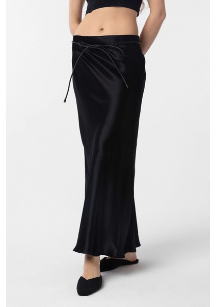 Siyah Kemerli Saten Uzun Kadın Etek