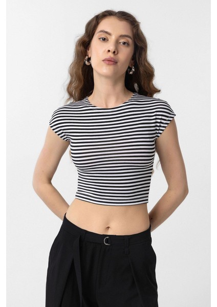 Siyah Crop Fit Çizgili Kadın T-Shirt