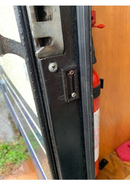 Rv Ekran Kapısı Mandalı Grev Plakası P71654