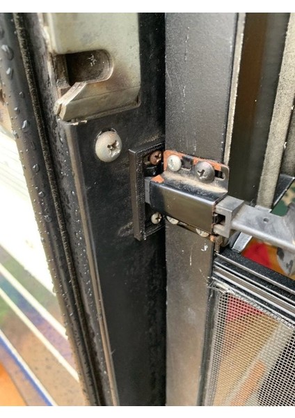 Rv Ekran Kapısı Mandalı Grev Plakası P71654