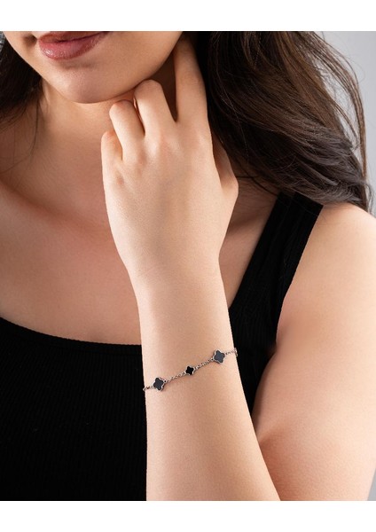 925 Ayar Rodyum Siyah Mineli Yonca Charm Gümüş Bileklik fiyatları