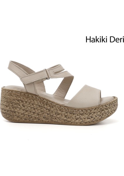 Kadın Bej Antik Cırt Bantlı Dolgu Tabanlı Hakiki Deri Sandalet