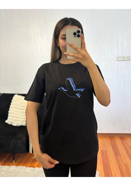Marka Muadil Mavi Kuş Baskı Siyah Tişört