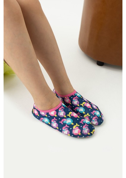 Desenli Kaydırmaz Tabanlı Yırtılmaz Dayanıklı Deniz ve Havuz Patiği fırsatları