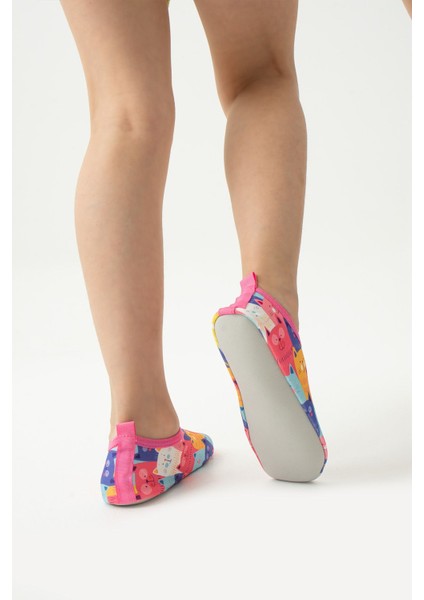 Desenli Kaydırmaz Tabanlı Yırtılmaz Dayanıklı Deniz ve Havuz Patiği modelleri