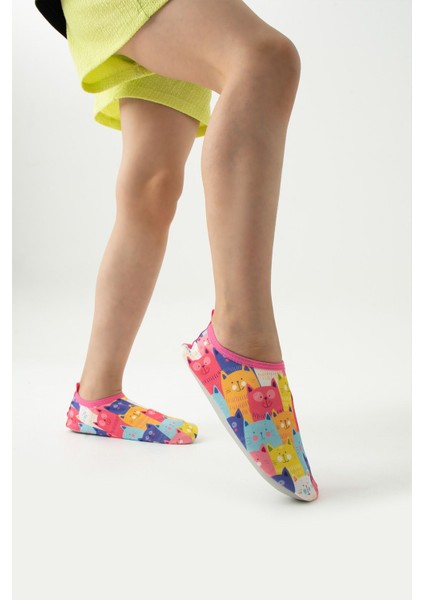 Desenli Kaydırmaz Tabanlı Yırtılmaz Dayanıklı Deniz ve Havuz Patiği fiyatları