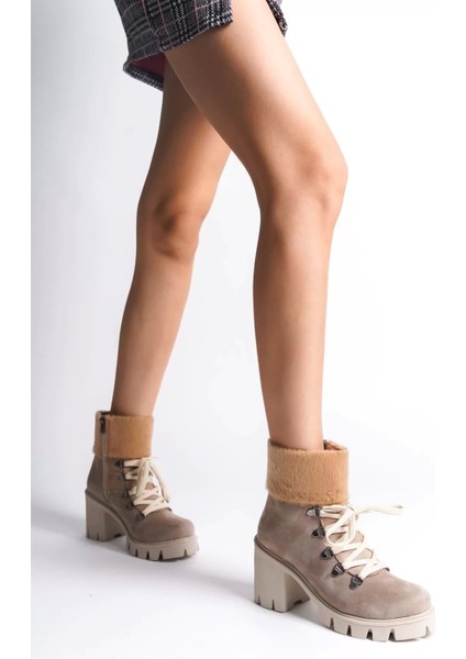 Emma Bağcıklı Fermuarlı Ortopedik Taban Topuklu Kürk Detaylı Süet Kadın Bot Tt - Ten