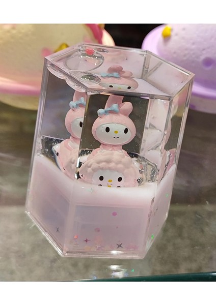 My Melody Karakterli Işıklı Sesli Batmayan Sulu Dekoratif Altıgen Süs (10 cm * 6 cm )