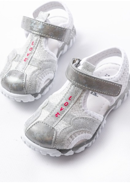 Kız Çocuk Gümüş Kapalı Kaydırmaz Taban Spor Sandalet