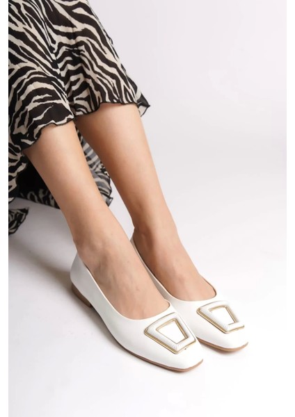 Kaylee Bağcıksız Ortopedik Rahat Taban Toka Detaylı Kadın Babet Ayakkabı Kt - Beyaz