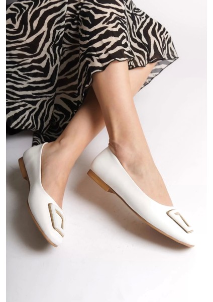 Kaylee Bağcıksız Ortopedik Rahat Taban Toka Detaylı Kadın Babet Ayakkabı Kt - Beyaz modelleri