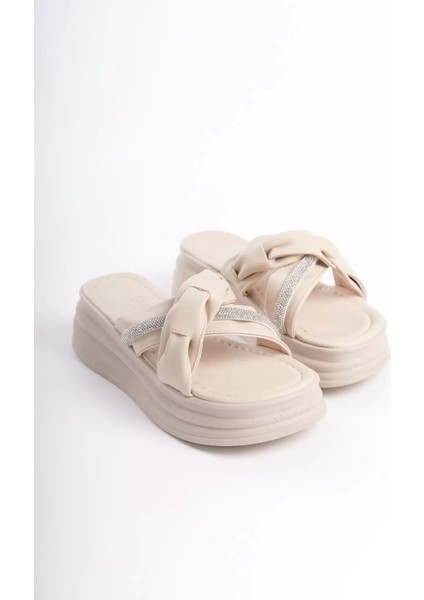 Clara Düz Topuklu Kurdele Desenli Taşlı Kalın ve Ortopedik Taban Kadın Terlik Kt - Krem fırsatları