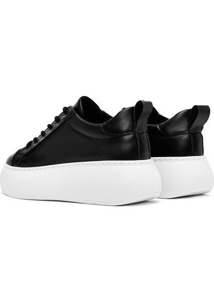 Kadın Siyah Bağcıklı Kalın Tabanlı Sneaker 25SFE210818