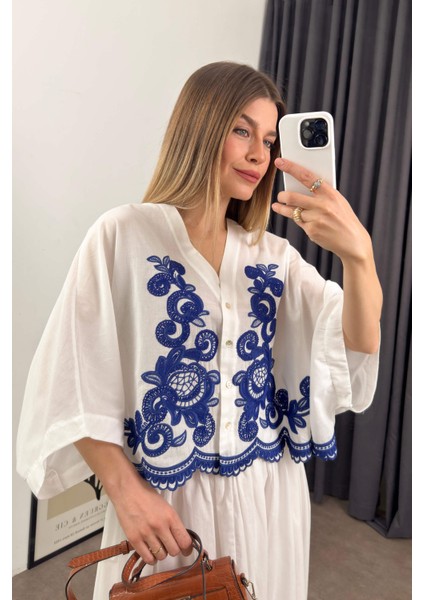 Beyaz Mavi Nakış Detaylı Astarlı Yarasa Kol Gömlek Etek Takım modelleri