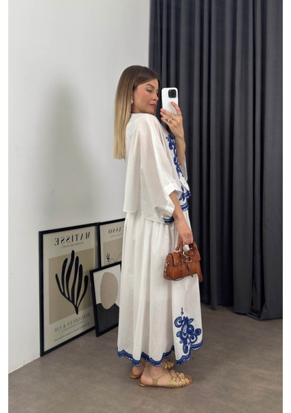 Beyaz Mavi Nakış Detaylı Astarlı Yarasa Kol Gömlek Etek Takım fırsatları