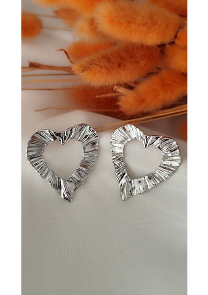 Büzme Kalp Metal Silver Küpe