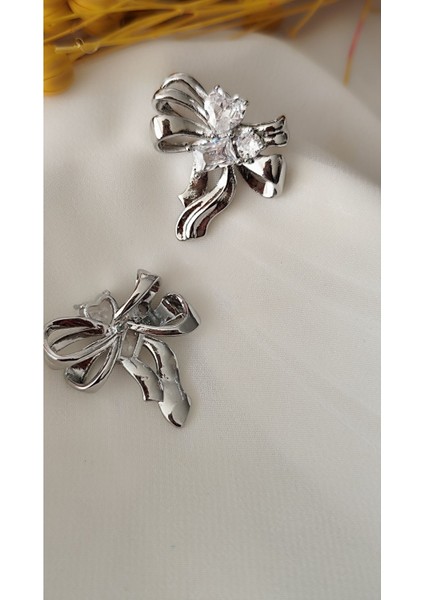 Zirkon Taşlı Kalp Fiyonk Silver Küpe fiyatları