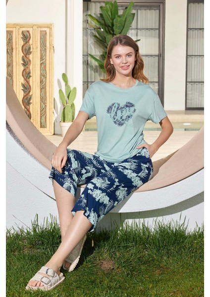 Kadın Pijama Takımı Kapri Kısa Kol